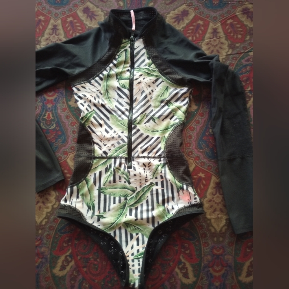 Body Glove Xs Long Sleeve One Piece Swim Surf Suit